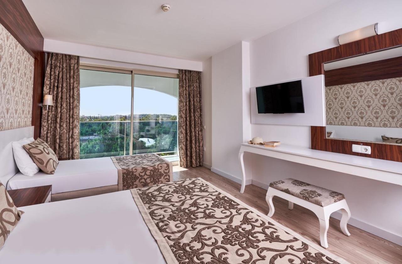 Maya World Side Otel 4*