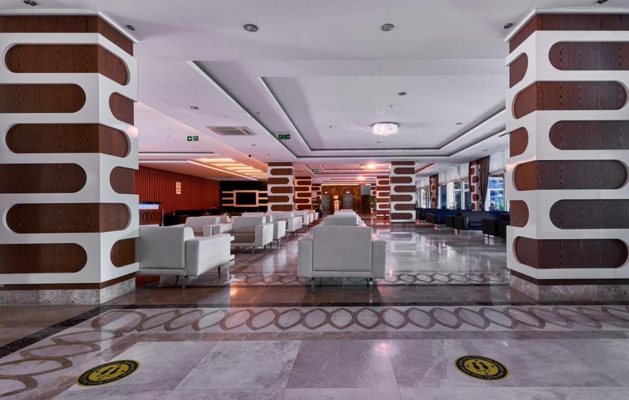Otel Maya World Side