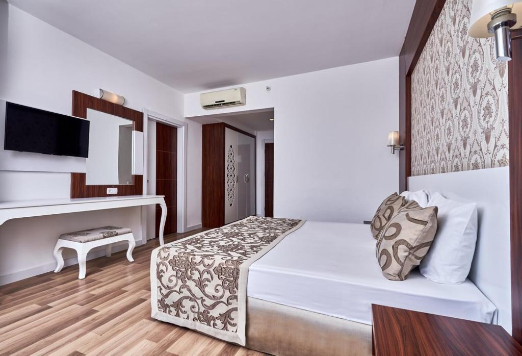 Maya World Side Otel 4*